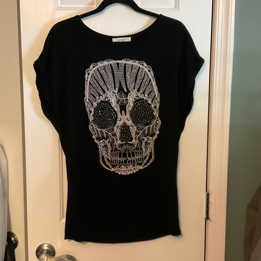 Umgee Black Skull Graphic Short Sleeve Top